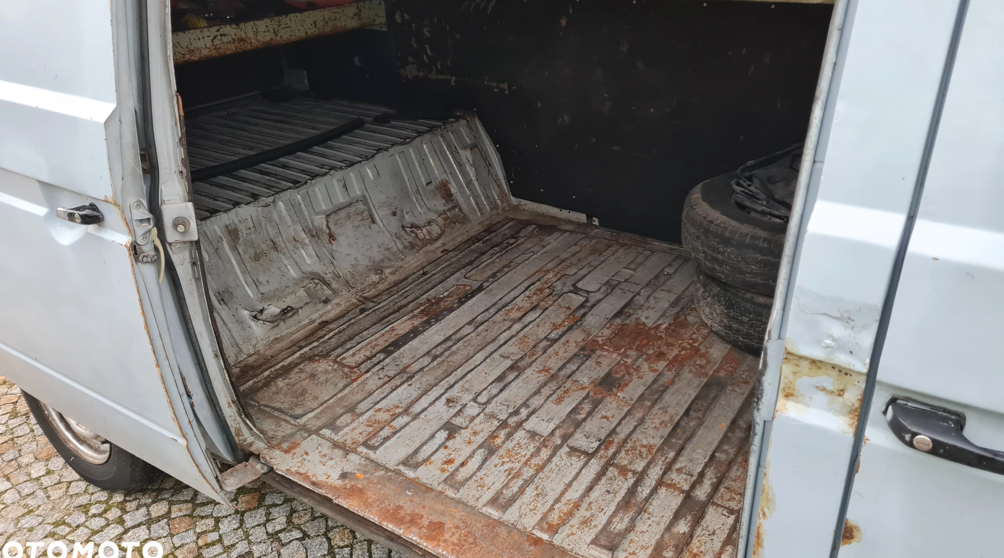 Volkswagen Transporter cena 6500 przebieg: 600000, rok produkcji 1989 z Lubin małe 254